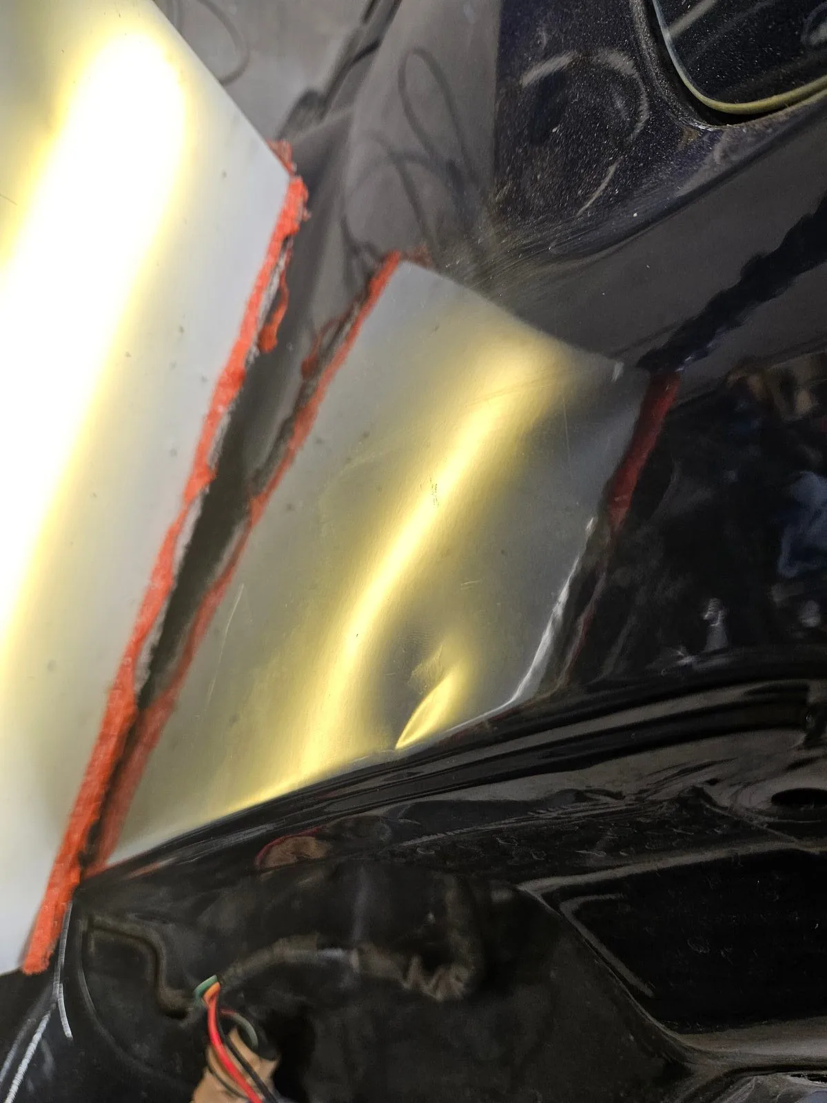 Delle am Seitenteil — vorher/nachher PDR-Reparatur