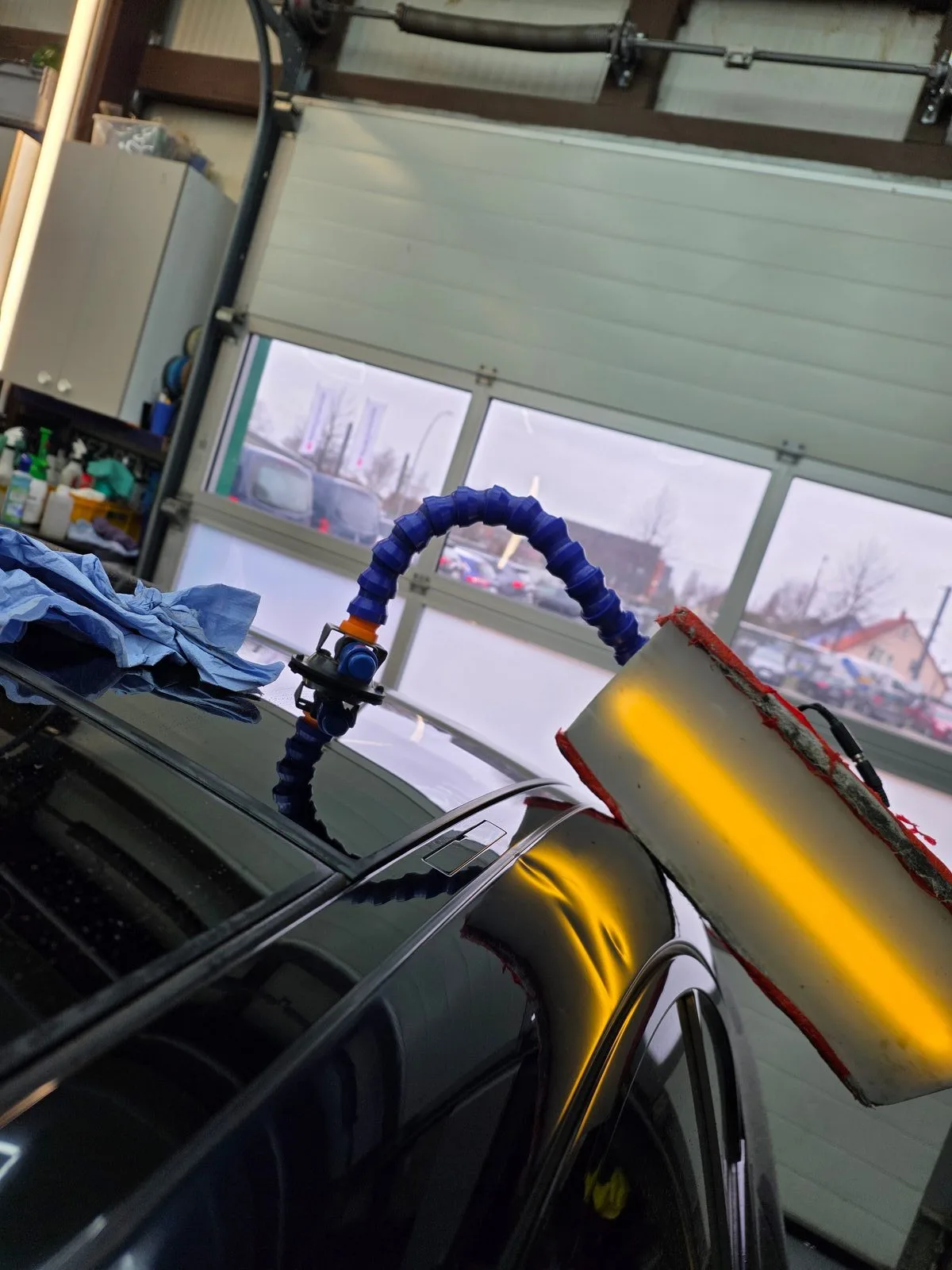 Delle am Dachrahmen — vorher/nachher PDR-Reparatur